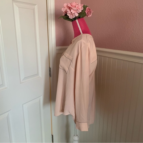 Lane Bryant Nude/Blush V-neck Long Sleeved Blouse, size 14/16, black accent - Picture 6 of 8